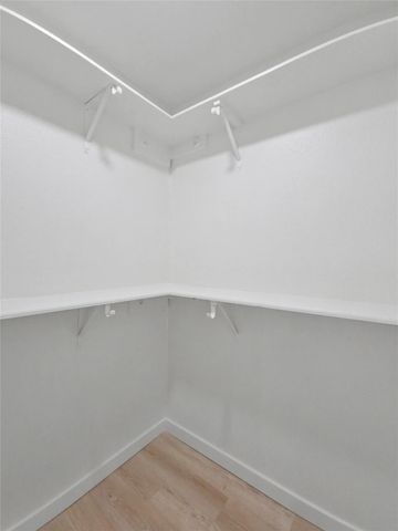 190 Dawns Edge Drive, Conroe, TX 77356