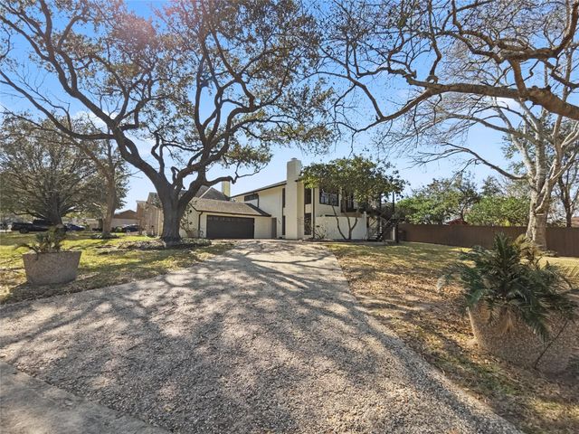 190 Dawns Edge Drive, Conroe, TX 77356