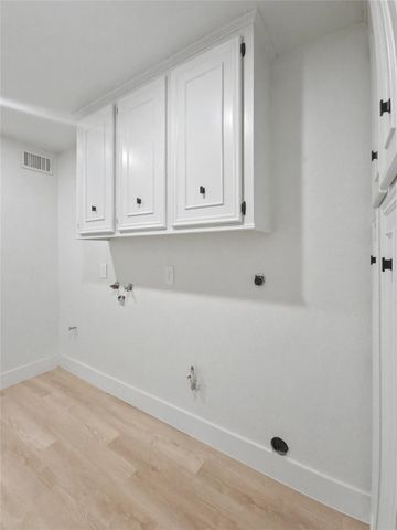 190 Dawns Edge Drive, Conroe, TX 77356