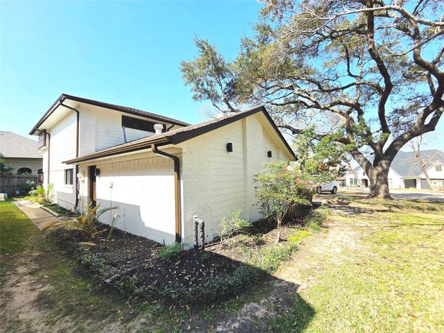 190 Dawns Edge Drive, Conroe, TX 77356