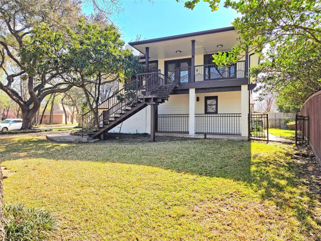 190 Dawns Edge Drive, Conroe, TX 77356