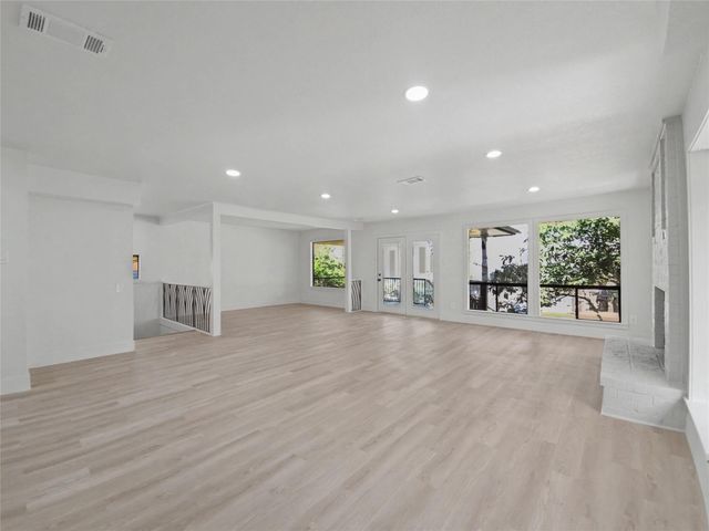 190 Dawns Edge Drive, Conroe, TX 77356