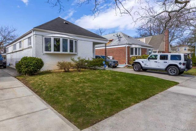 5312 Clearview Expressway, Oakland Gardens, NY 11364