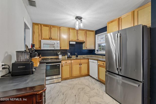 3024 YANLEE Lane, Jacksonville, FL 32223