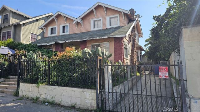1242 S Bonnie Brae, Los Angeles, CA 90006