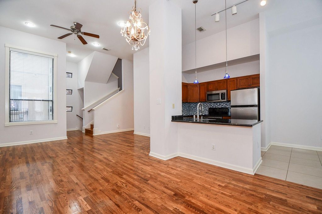 2431 Dorrington Street 2431A, Houston, TX 77030