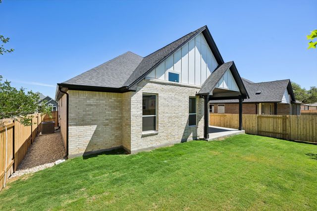 365 San Saba DR, Buda, TX 78610