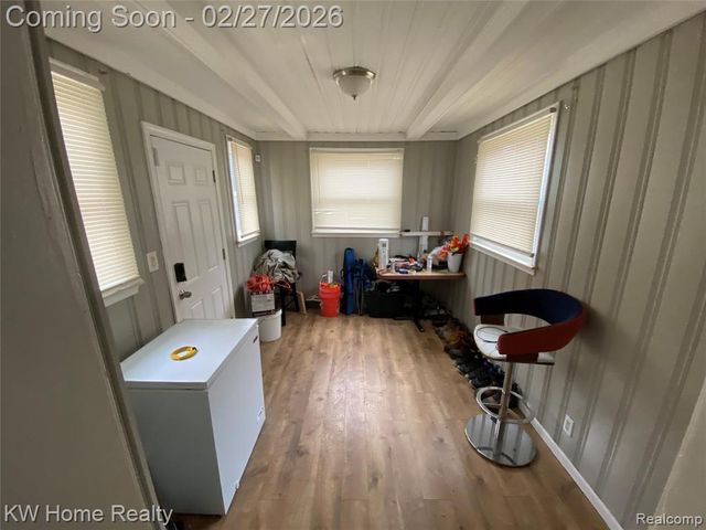 18100 Holland Avenue, Eastpointe, MI 48021