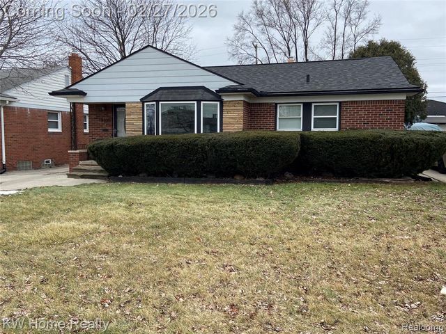 18100 Holland Avenue, Eastpointe, MI 48021