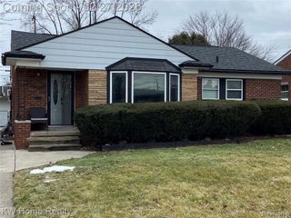 18100 Holland Avenue, Eastpointe, MI 48021
