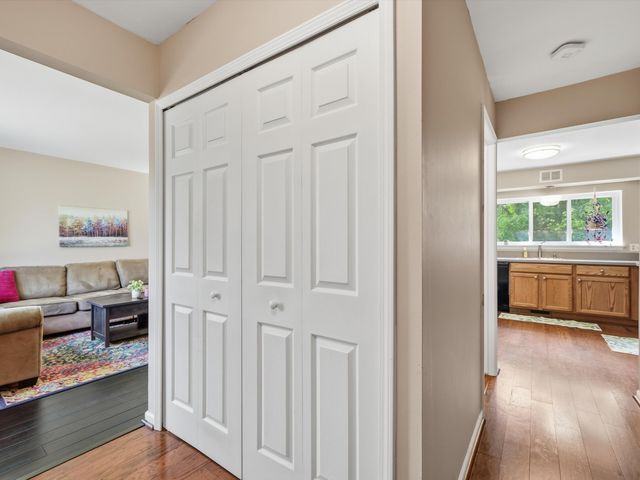 1127 Rue Deauville Boulevard, Ypsilanti, MI 48198
