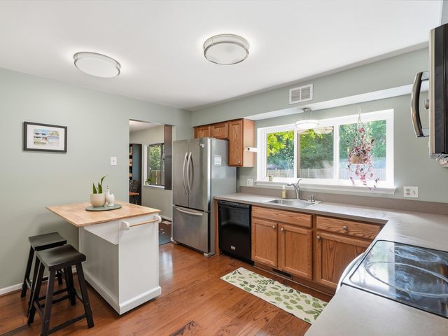 1127 Rue Deauville Boulevard, Ypsilanti, MI 48198
