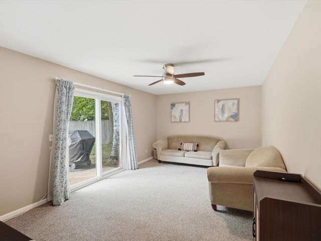 1127 Rue Deauville Boulevard, Ypsilanti, MI 48198