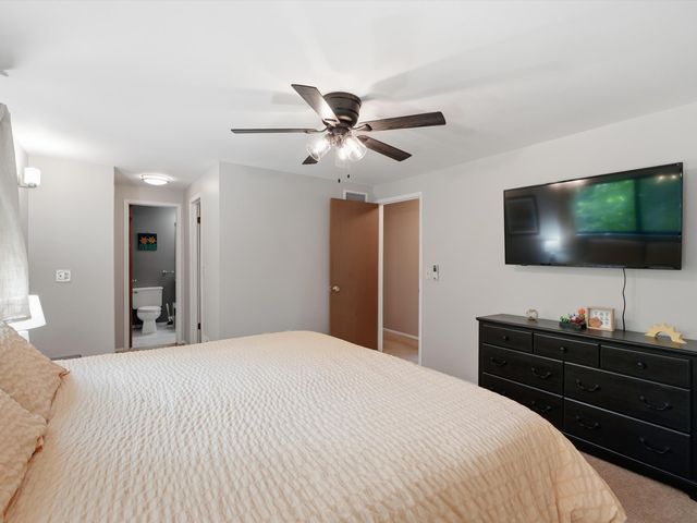 1127 Rue Deauville Boulevard, Ypsilanti, MI 48198