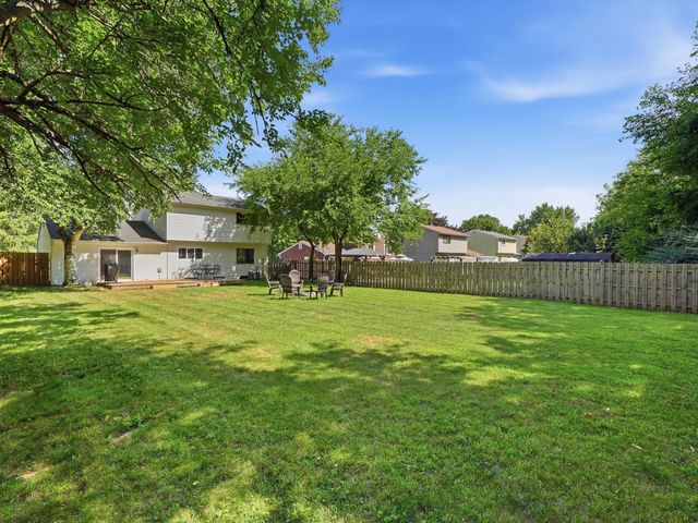 1127 Rue Deauville Boulevard, Ypsilanti, MI 48198