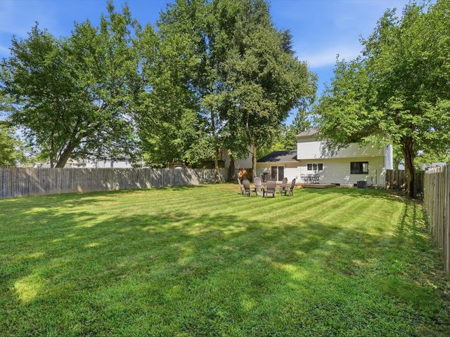 1127 Rue Deauville Boulevard, Ypsilanti, MI 48198