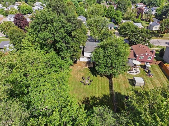 1127 Rue Deauville Boulevard, Ypsilanti, MI 48198