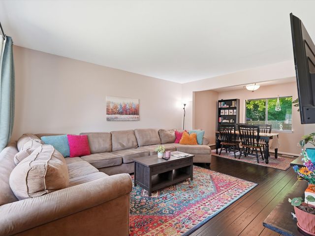 1127 Rue Deauville Boulevard, Ypsilanti, MI 48198