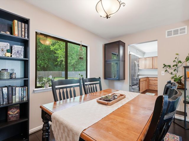 1127 Rue Deauville Boulevard, Ypsilanti, MI 48198