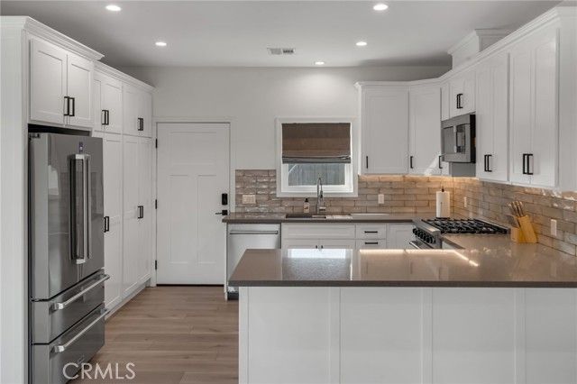 22434 Berdon St, Woodland Hills (los Angeles), CA 91367