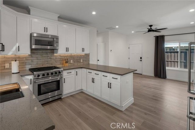 22434 Berdon St, Woodland Hills (los Angeles), CA 91367