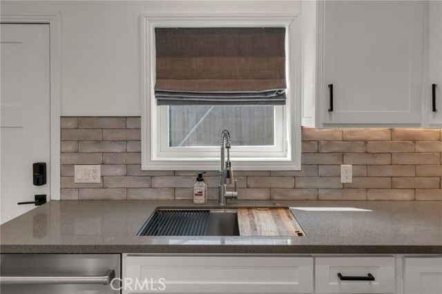 22434 Berdon St, Woodland Hills (los Angeles), CA 91367