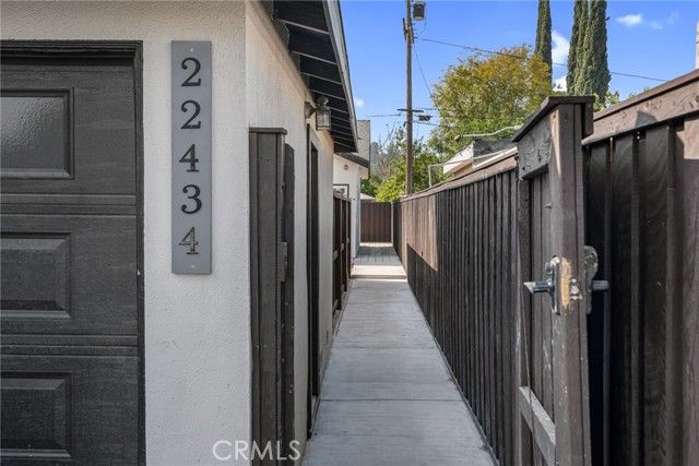 22434 Berdon St, Woodland Hills (los Angeles), CA 91367