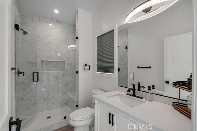 22434 Berdon St, Woodland Hills (los Angeles), CA 91367