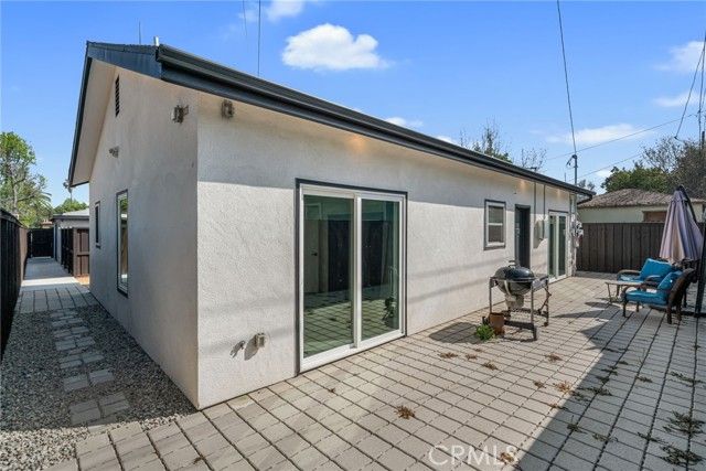 22434 Berdon St, Woodland Hills (los Angeles), CA 91367