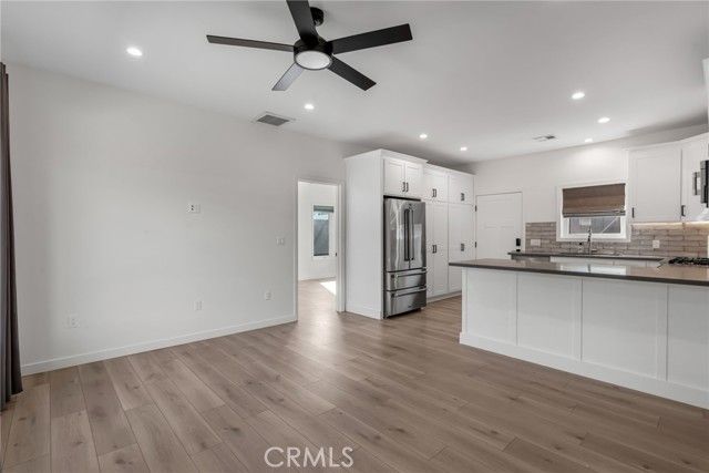 22434 Berdon St, Woodland Hills (los Angeles), CA 91367