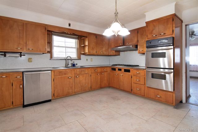 16 Ogden Avenue, Dobbs Ferry, NY 10522