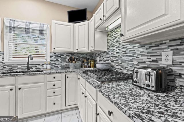 5942 Magnolia Ridge, Stone Mountain, GA 30087