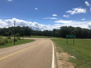 00 Nissan Drive, Canton, MS 39046