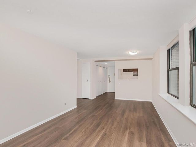 23 Water Grant Street 7L, Yonkers, NY 10701