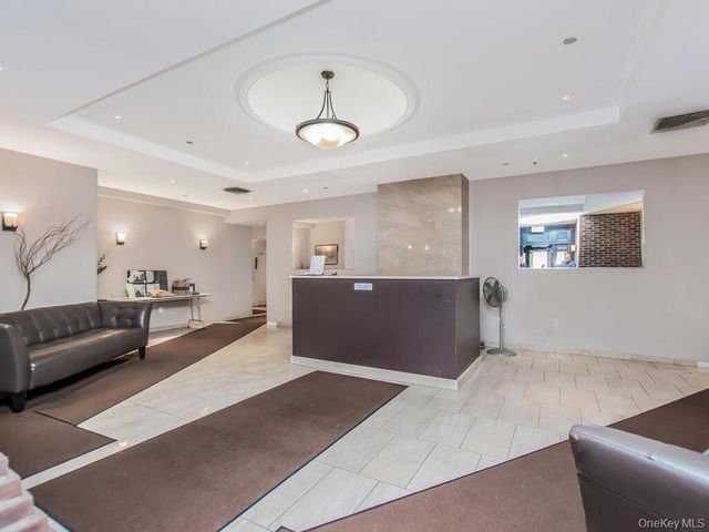 23 Water Grant Street 7L, Yonkers, NY 10701