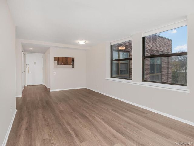 23 Water Grant Street 7L, Yonkers, NY 10701