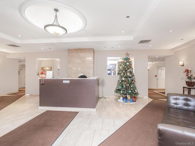 23 Water Grant Street 7L, Yonkers, NY 10701