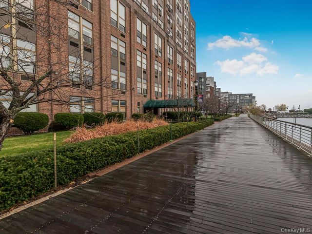 23 Water Grant Street 7L, Yonkers, NY 10701