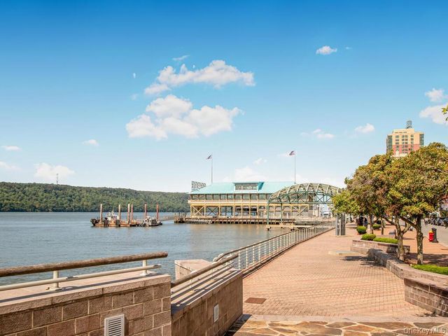 23 Water Grant Street 7L, Yonkers, NY 10701