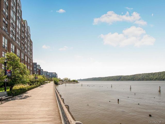 23 Water Grant Street 7L, Yonkers, NY 10701