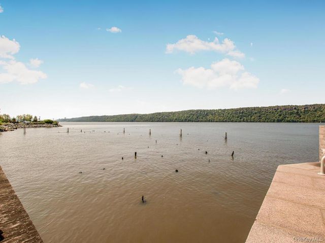 23 Water Grant Street 7L, Yonkers, NY 10701