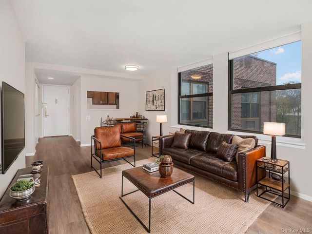 23 Water Grant Street 7L, Yonkers, NY 10701