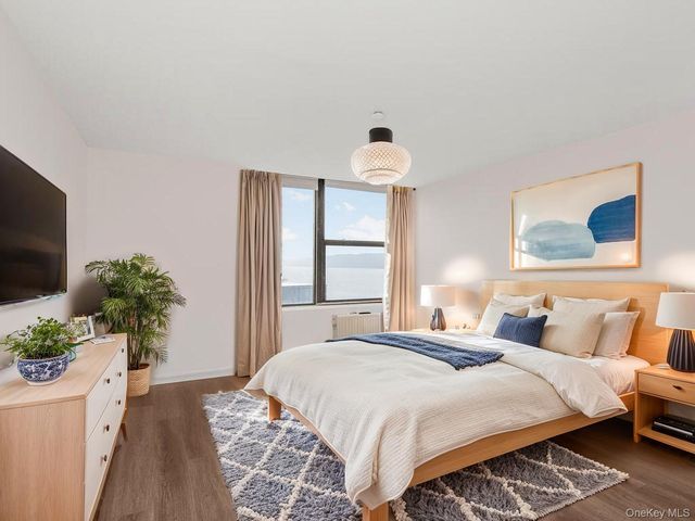 23 Water Grant Street 7L, Yonkers, NY 10701