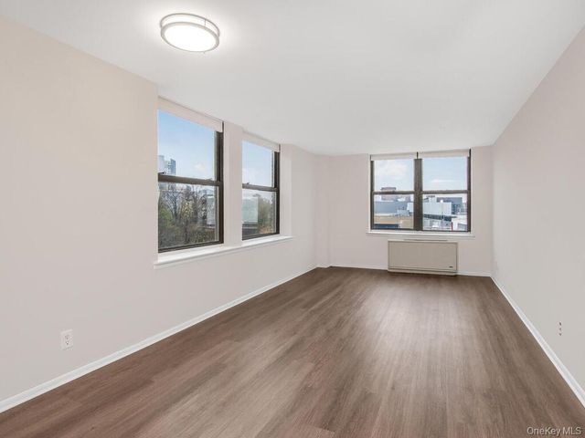 23 Water Grant Street 7L, Yonkers, NY 10701