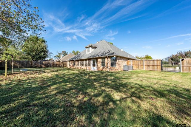 504 Susie St., Chandler, TX 75758