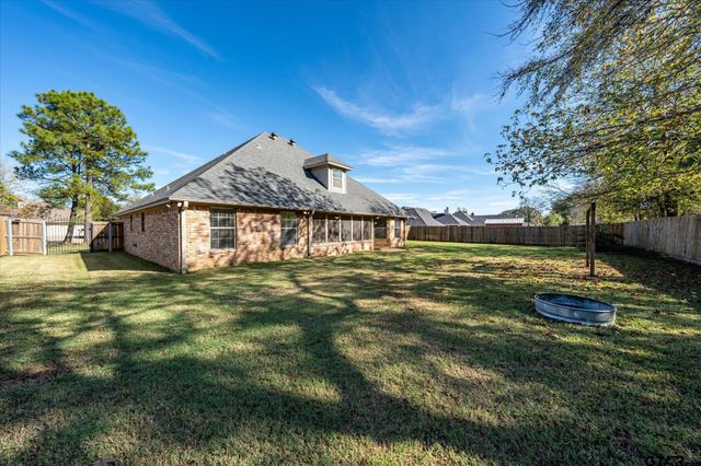 504 Susie St., Chandler, TX 75758