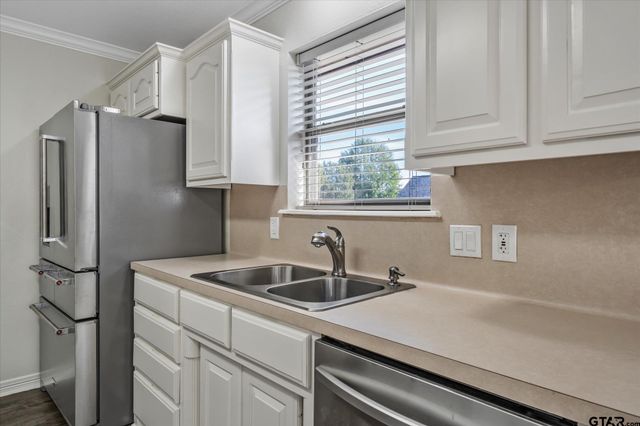 504 Susie St., Chandler, TX 75758