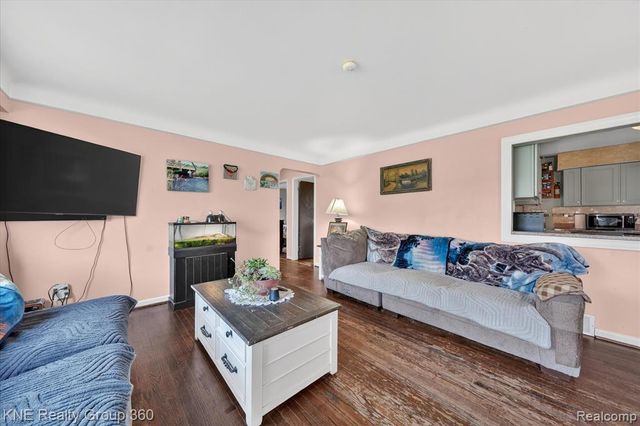 31325 Sheridan Street, Garden City, MI 48135