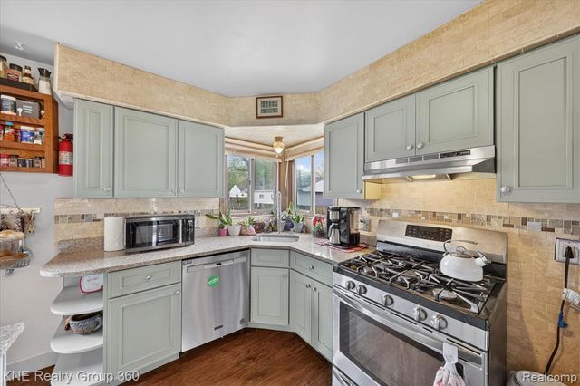 31325 Sheridan Street, Garden City, MI 48135