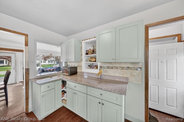 31325 Sheridan Street, Garden City, MI 48135